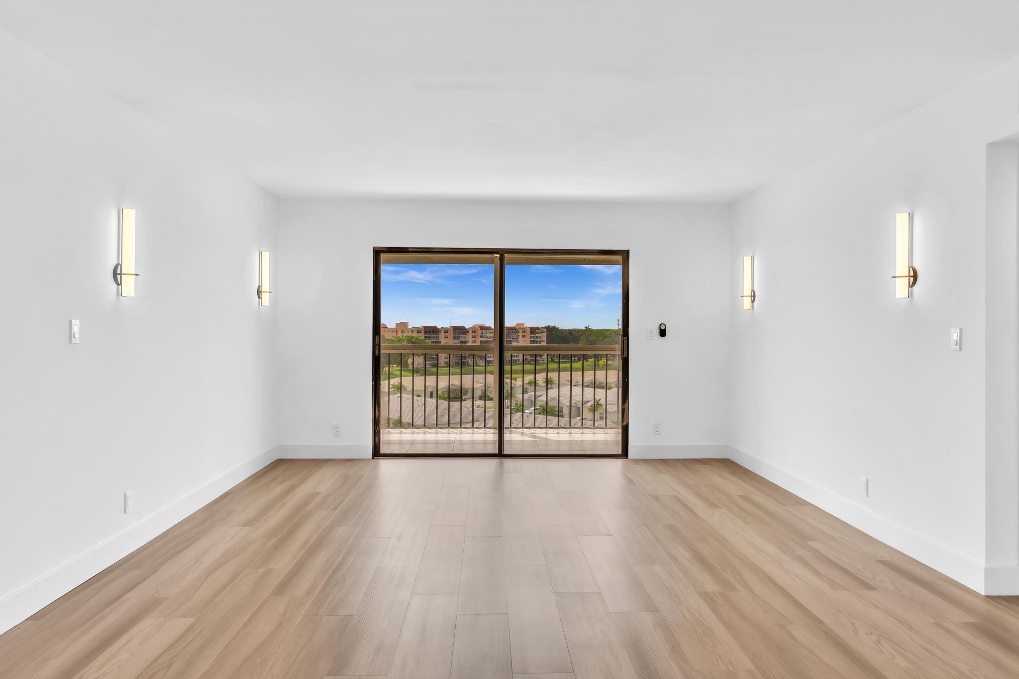 View photos, virtual tours, details... 7076 Huntington Lane 806
