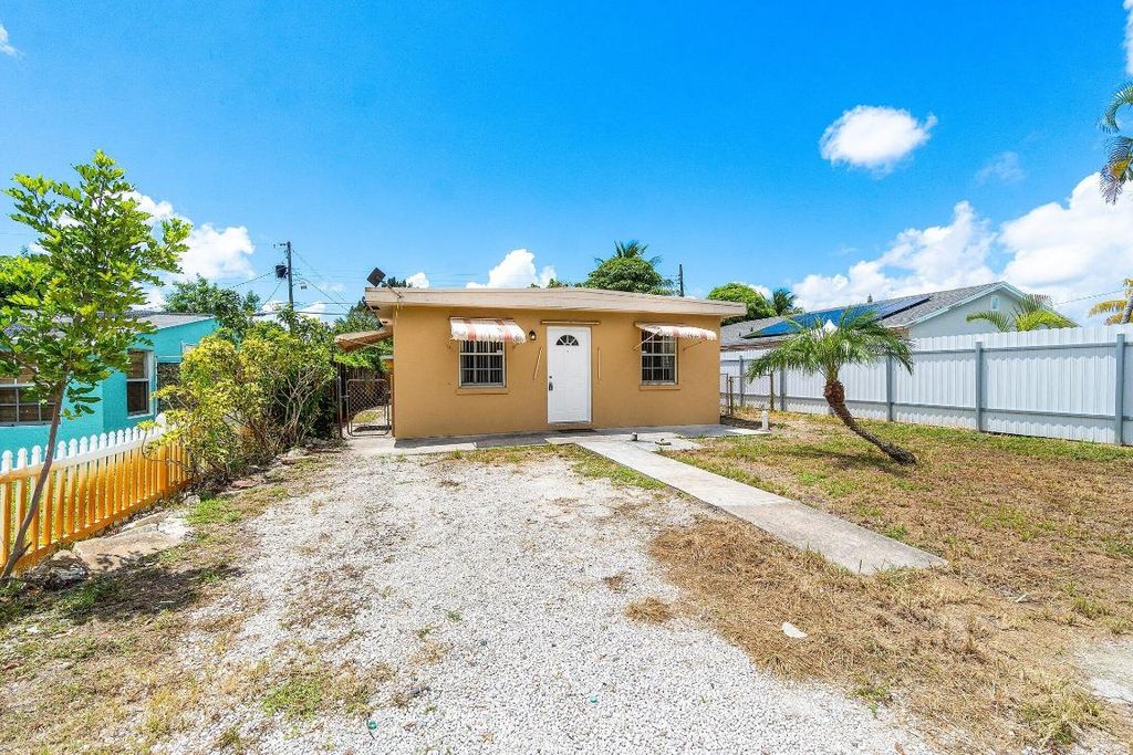 Photo of 1228 Highview Road, Lake Worth, FL 33462 (MLS # R11115537)
