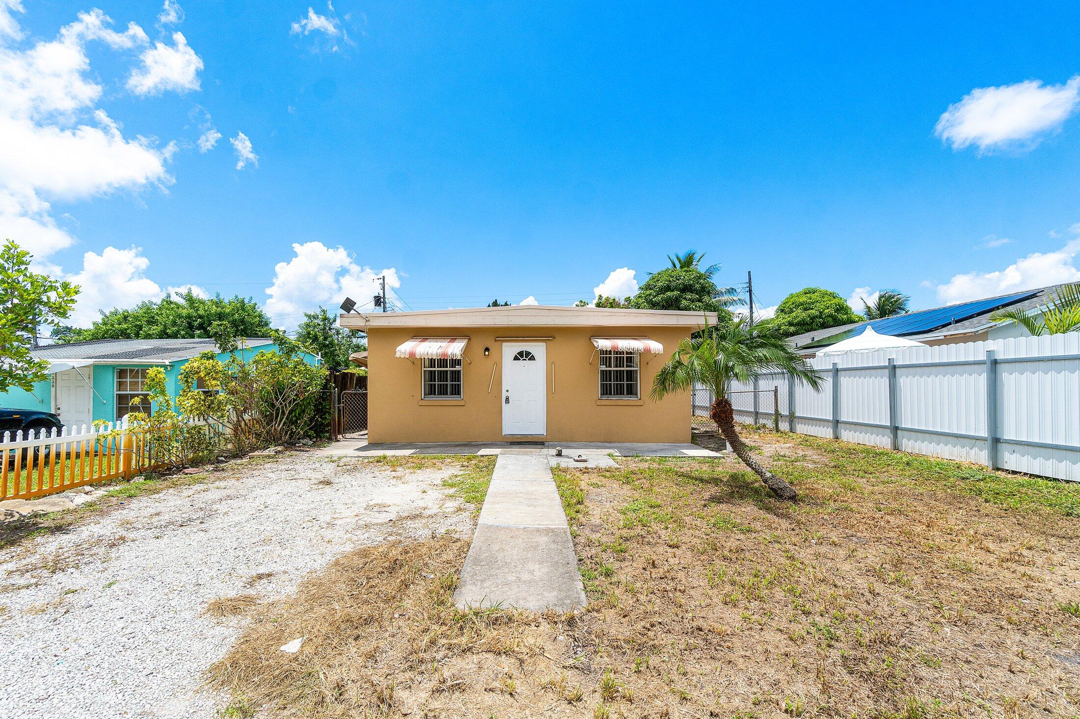 THIS IS A NICE STARTER HOME FOR A FIRST TIME HOME BUYER OR GREAT INVESTMENT INCOME PRODUCING PROPERTY FOR INVESTOR. CERAMIC TILE THROUGHOUT, NEW KITCHEN AND INSIDE FRESHLY PAINTED. PLENTY OF PARKING SPACES AND YARD TO GROW YOUR GARDEN. HOME SHOWS WELL AND READY FOR ITS NEW OWNER.