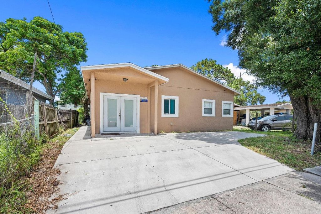 Photo of 2108 Avenue G, Fort Pierce, FL 34950 (MLS # R11114925)