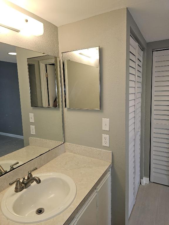 MIDPORT PLACE II, A CONDOMINIUM - Residential Lease