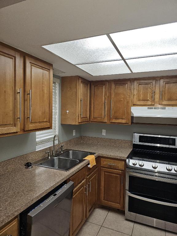 MIDPORT PLACE II, A CONDOMINIUM - Residential Lease