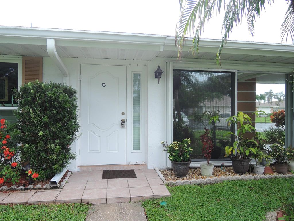 Photo of 125 Lakes End Drive #C, Fort Pierce, FL 34982 (MLS # R11009957)