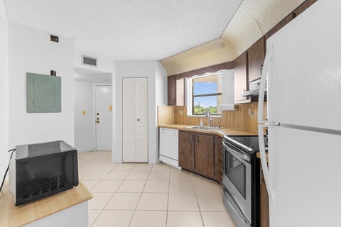 Tiny photo for 6555 W BROWARD Boulevard #409, Plantation, FL 33317 (MLS # B26065473)