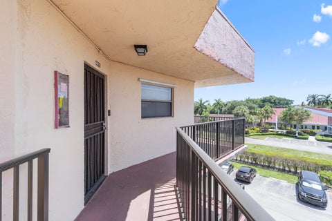 Tiny photo for 6555 W BROWARD Boulevard #409, Plantation, FL 33317 (MLS # B26065473)