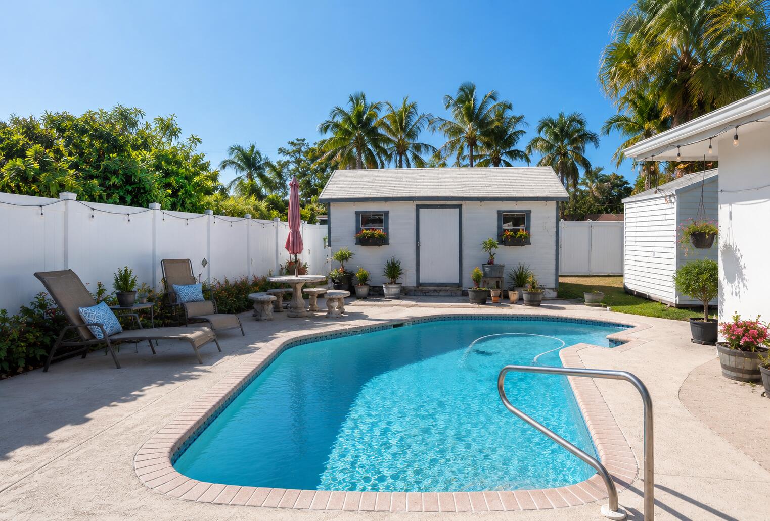 DANIA HOMESITES - Residential