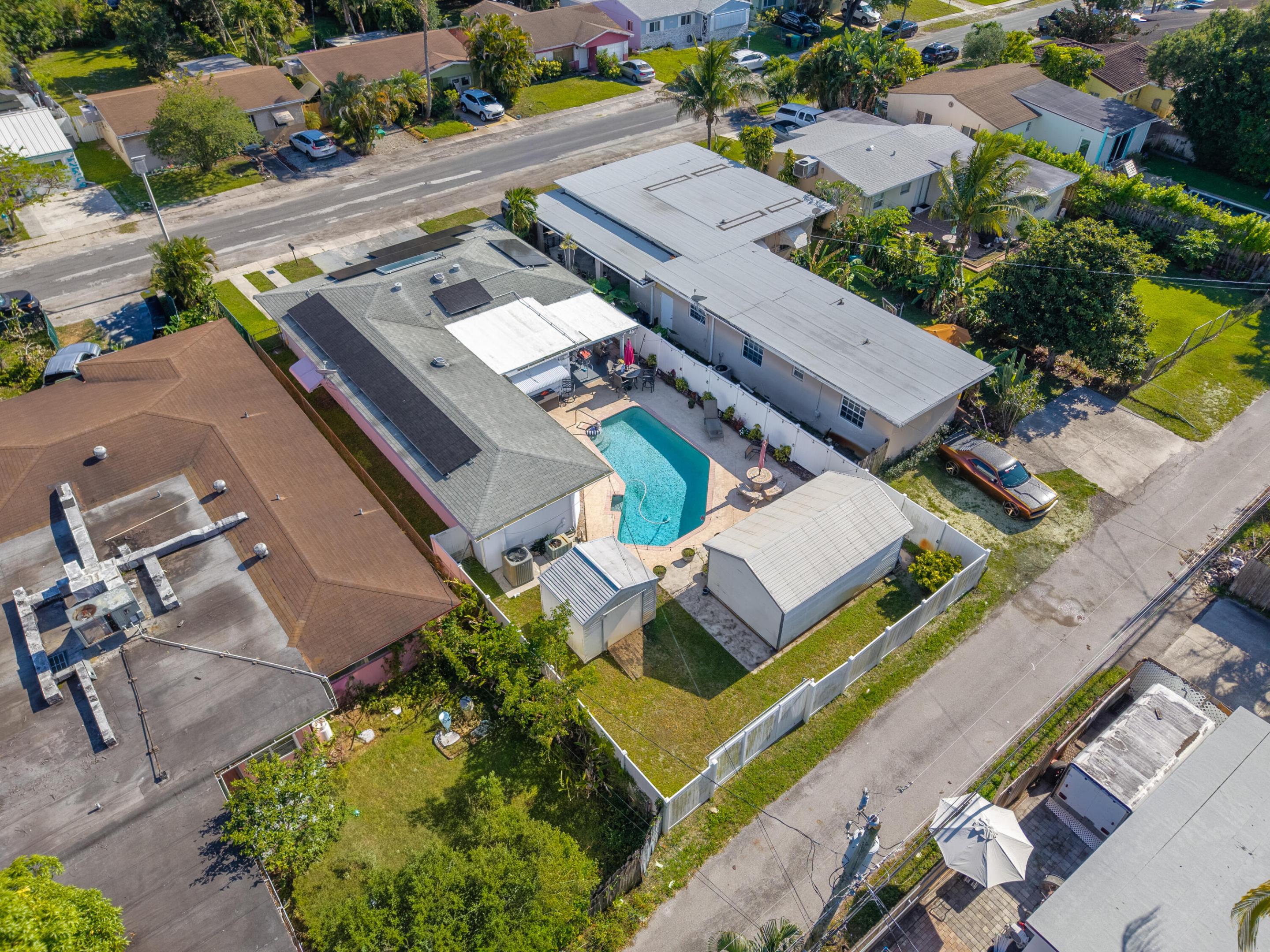 DANIA HOMESITES - Residential
