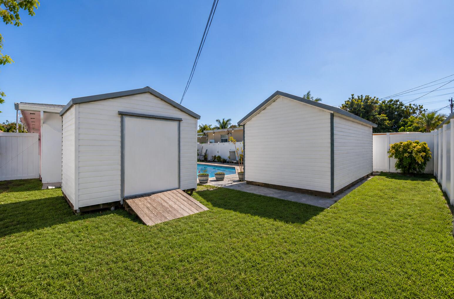 DANIA HOMESITES - Residential