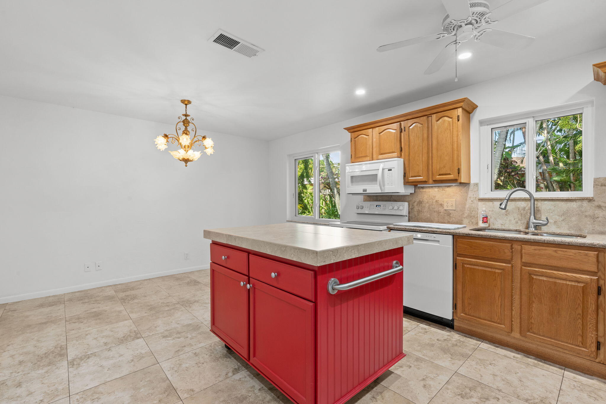 736 - 738 NE 36th Street