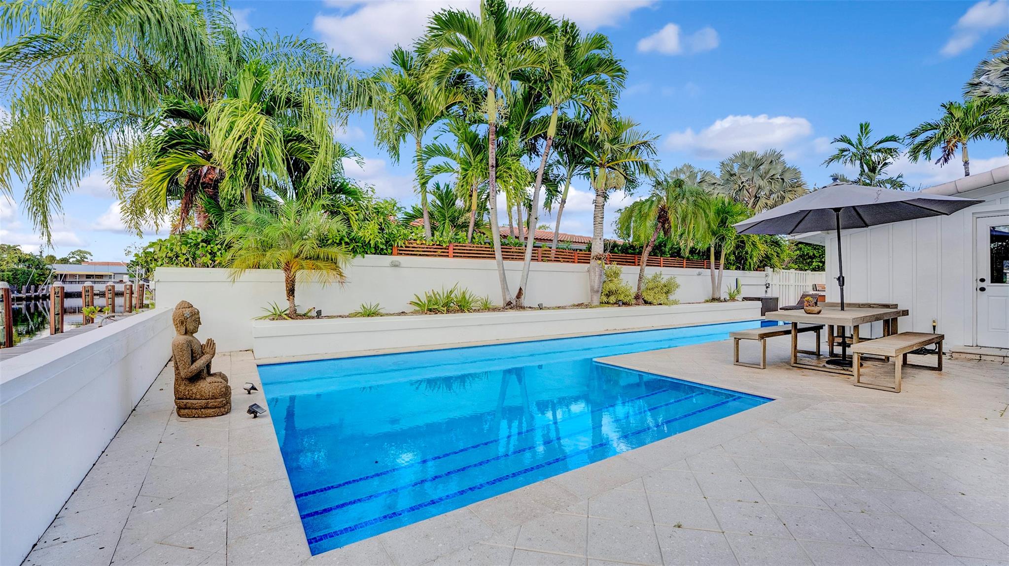 Middle River Manor 33-29 - Residential