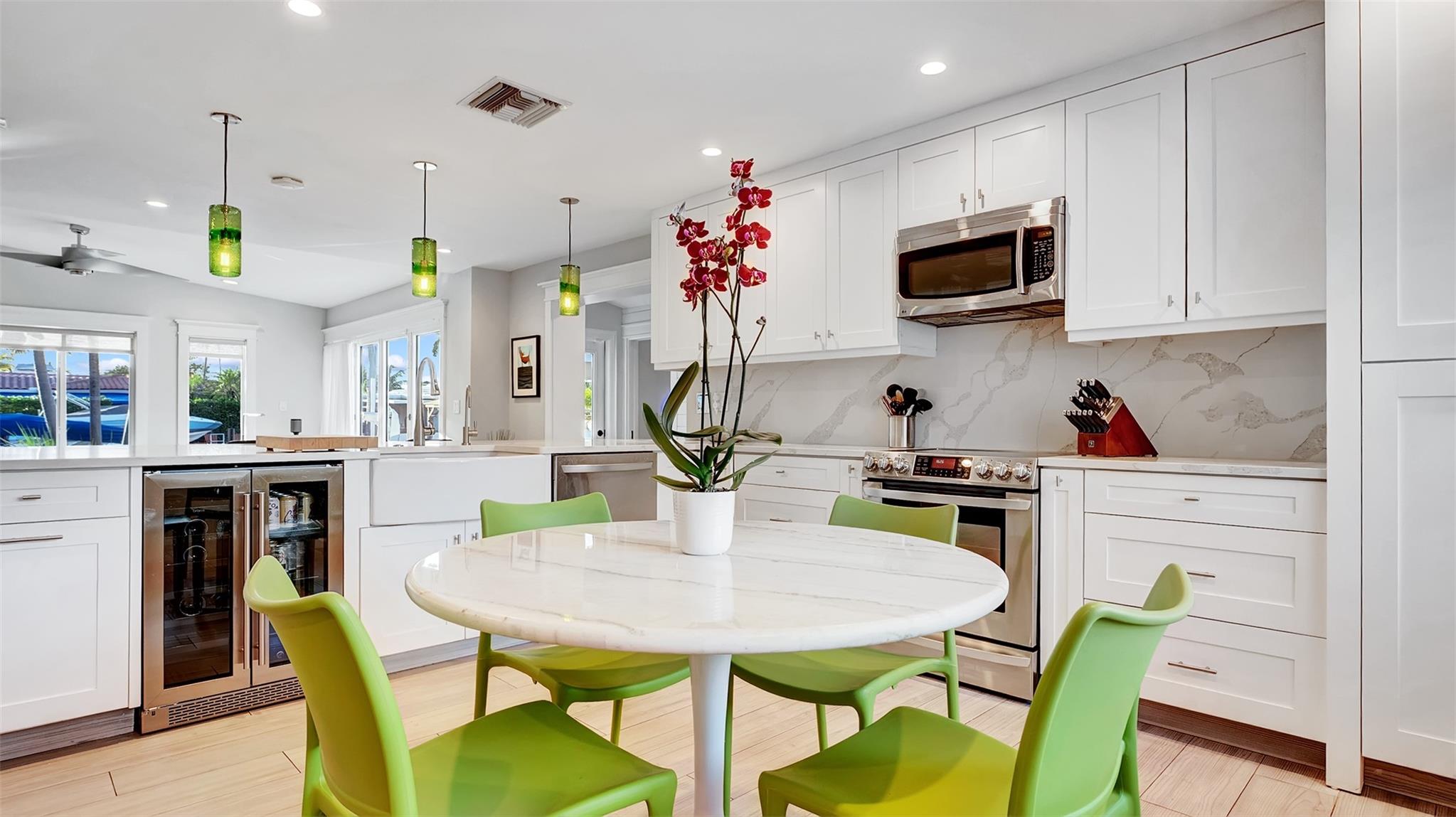 Middle River Manor 33-29 - Residential