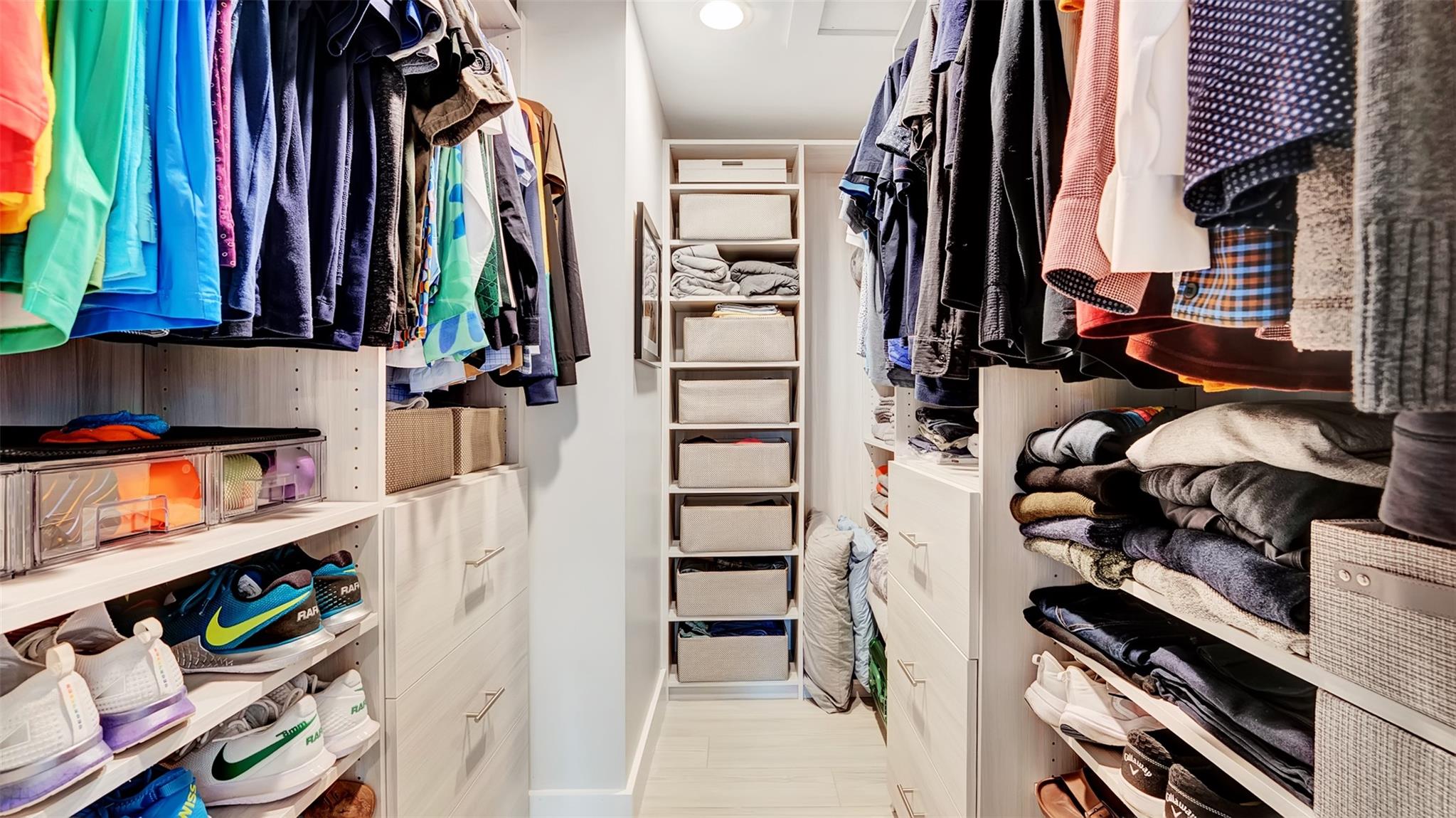 Middle River Manor 33-29 - Residential