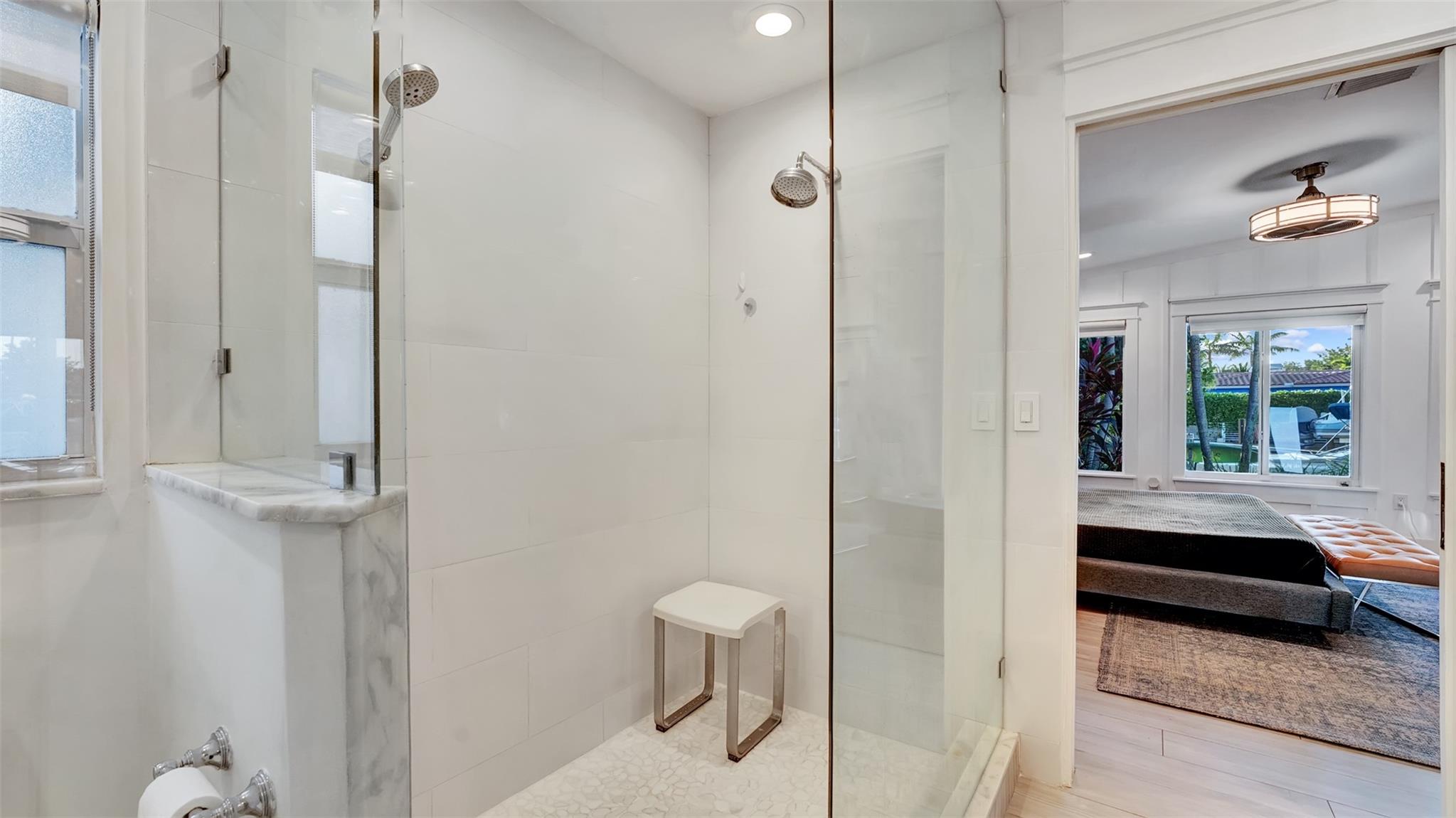 Middle River Manor 33-29 - Residential