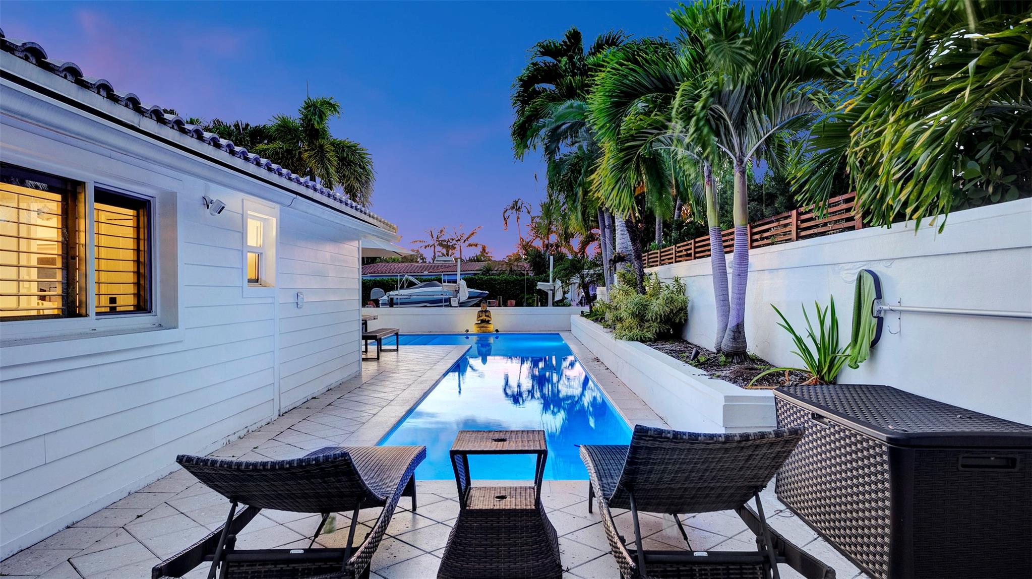 Middle River Manor 33-29 - Residential