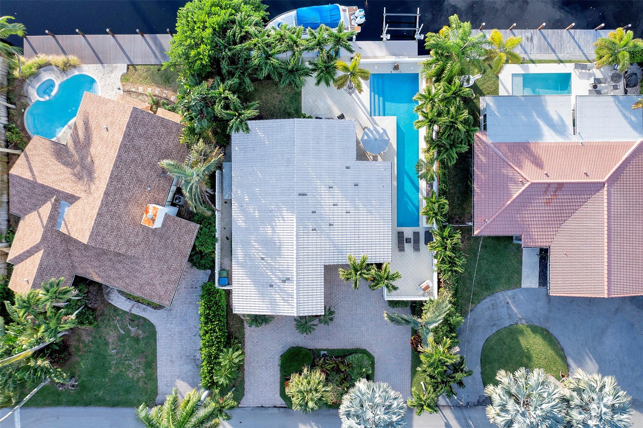 Middle River Manor 33-29 - Residential