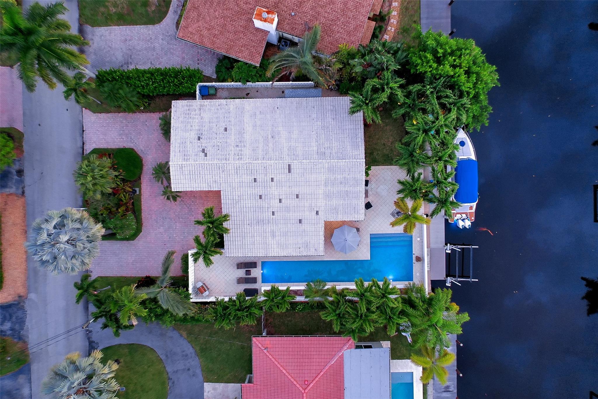 Middle River Manor 33-29 - Residential