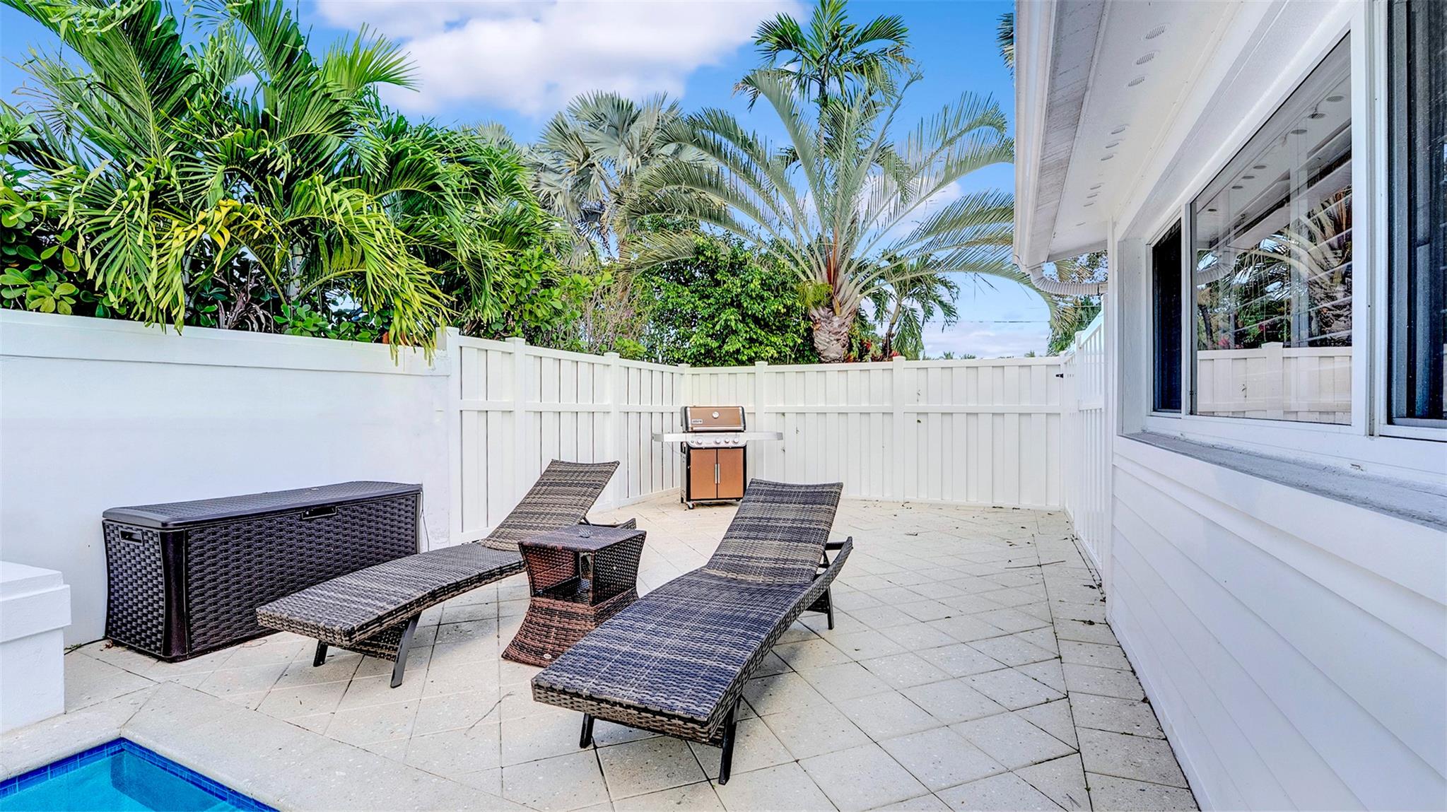 Middle River Manor 33-29 - Residential