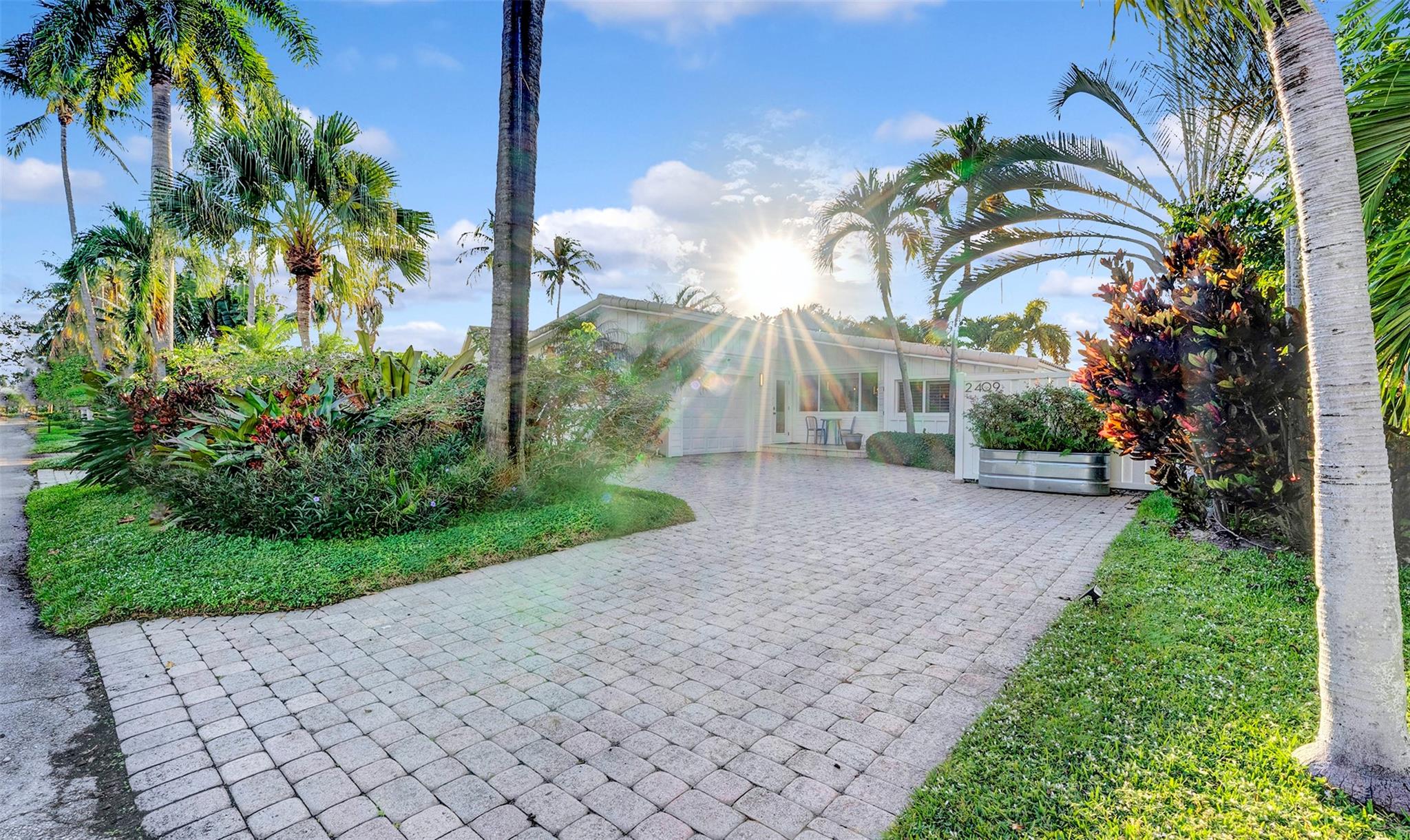 Middle River Manor 33-29 - Residential