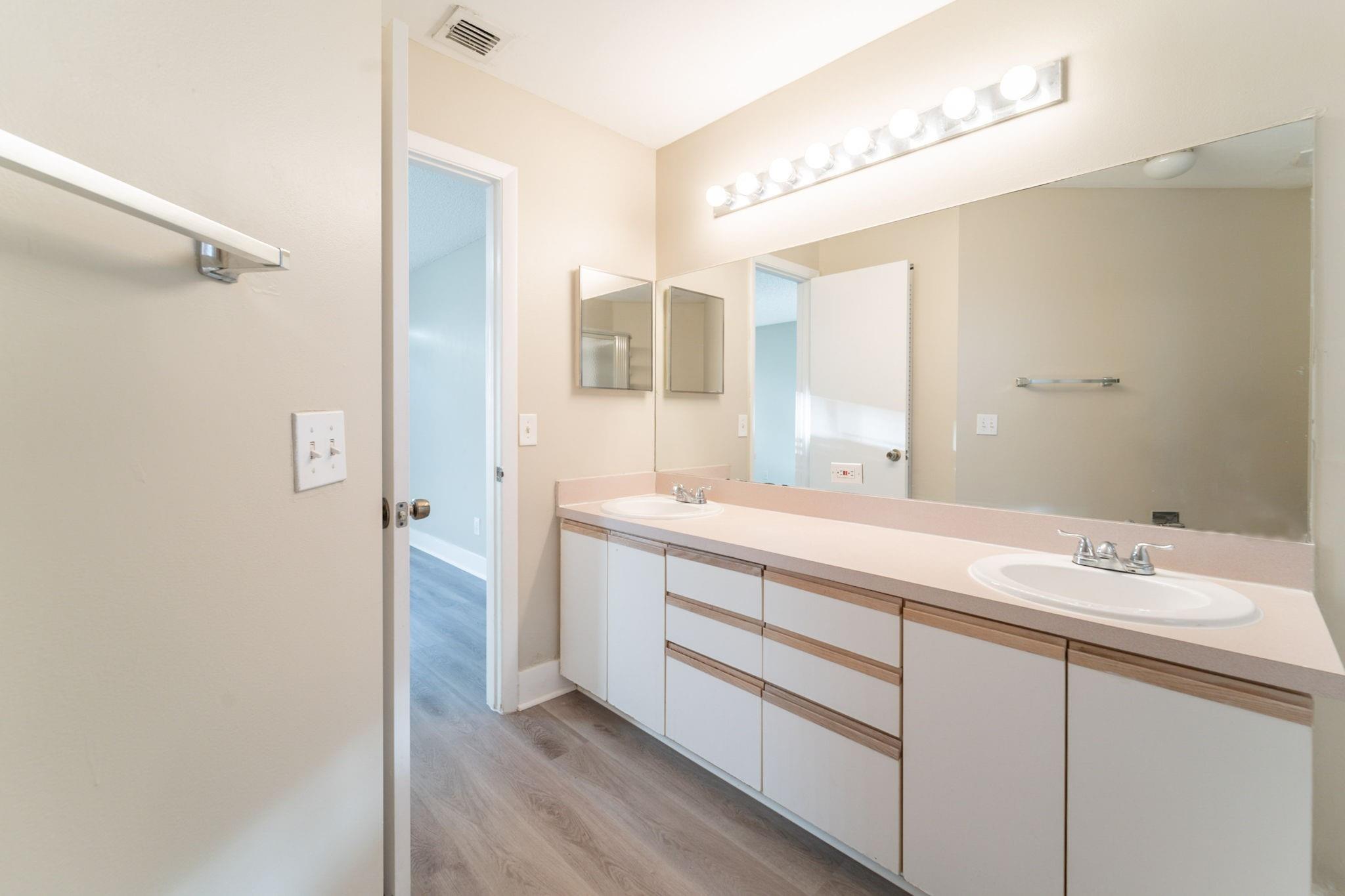 Forest Ridge Cluster Home - Residential