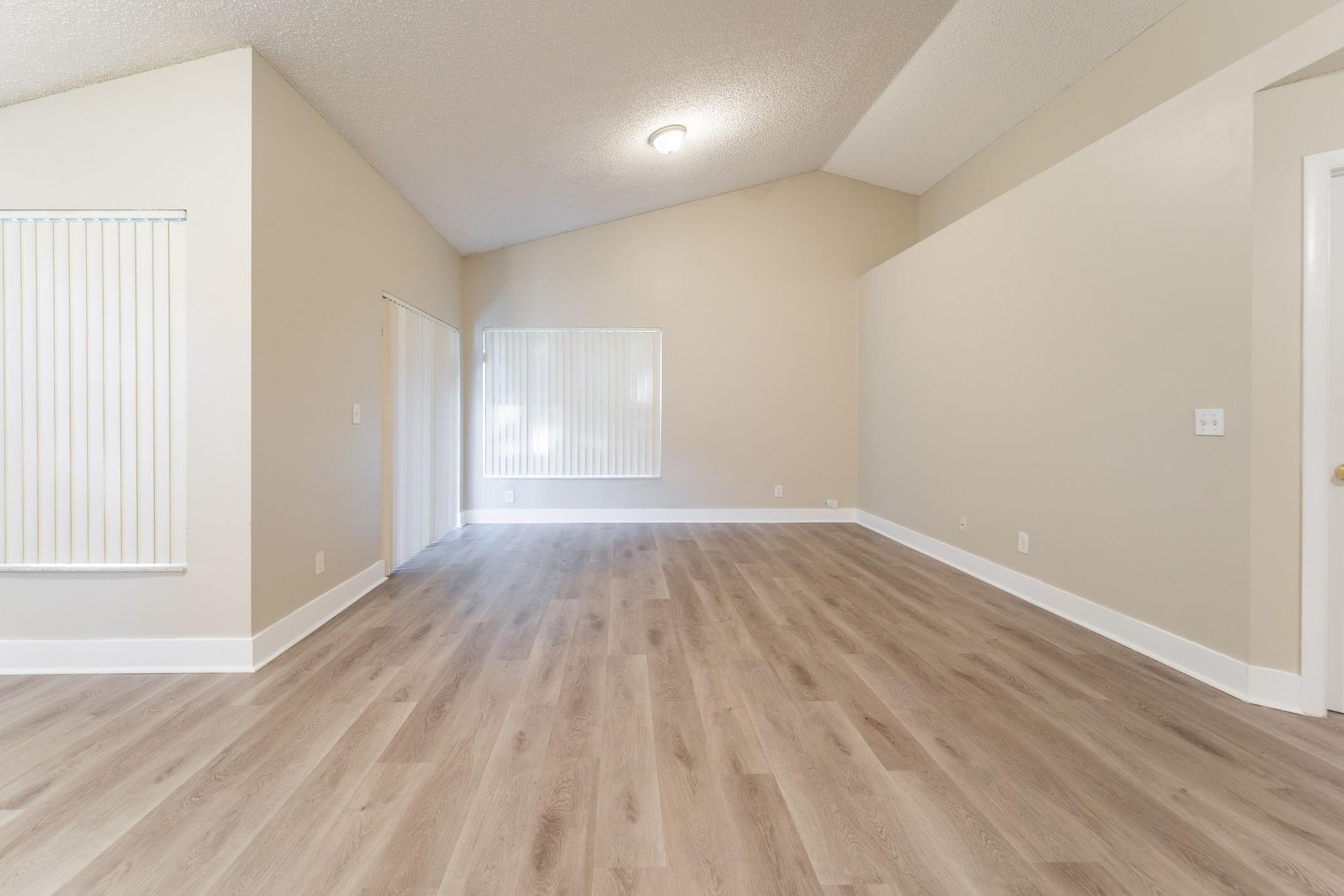 Forest Ridge Cluster Home - Residential