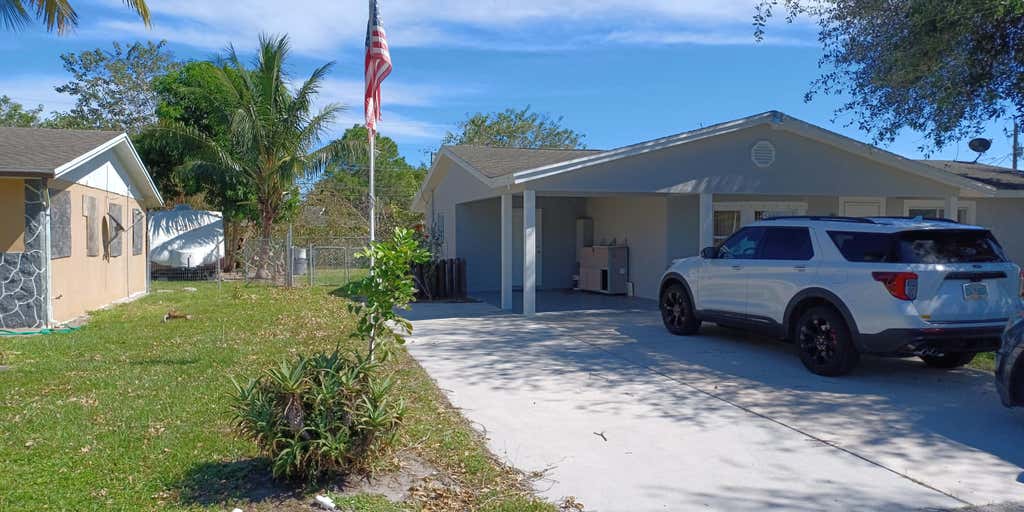 Photo of 3242 Vernon Street, Fort Pierce, FL 34982 (MLS # R11028547)