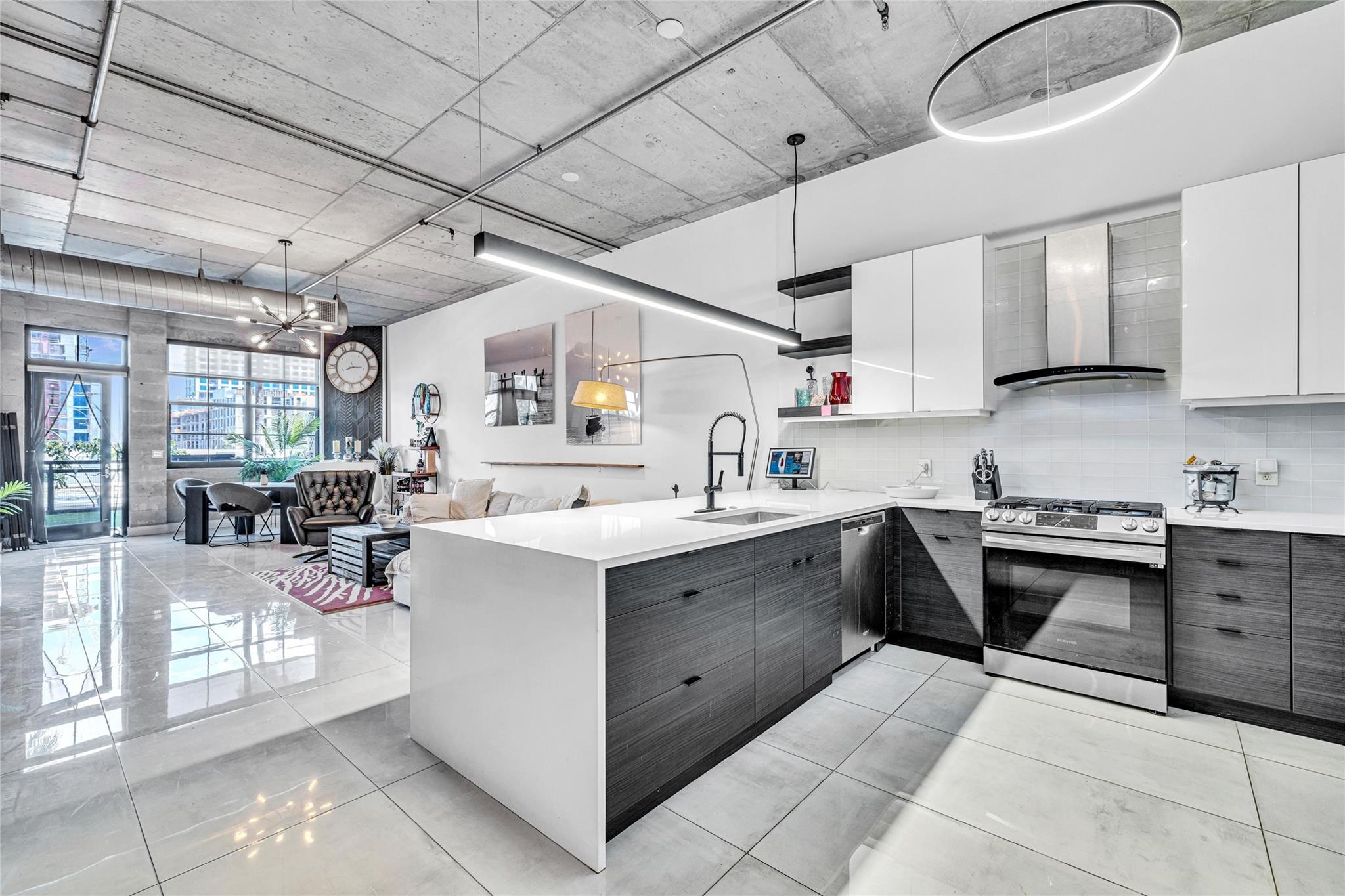 411 NW 1st Ave 204