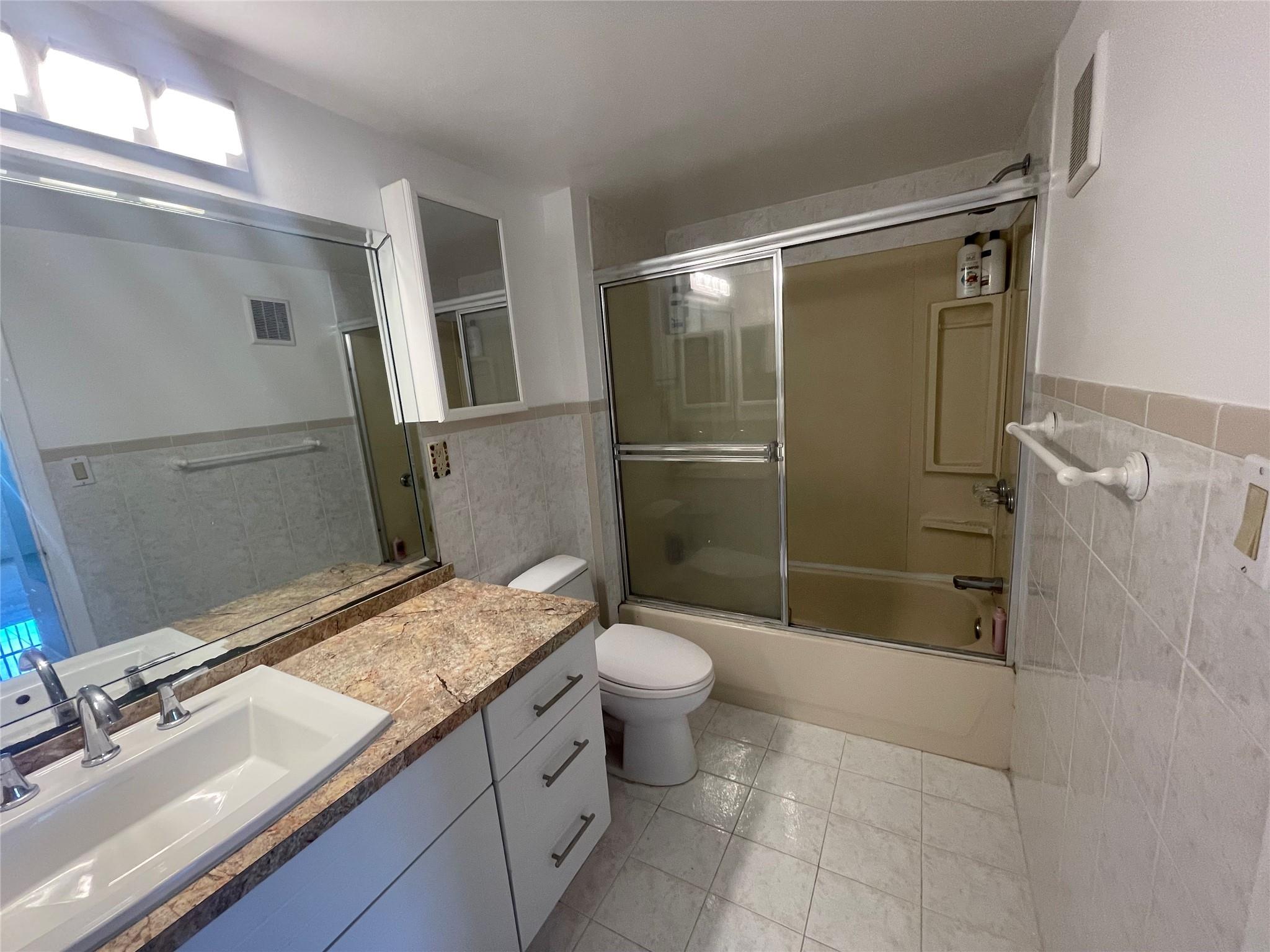 5190 E Sabal Palm Blvd 104