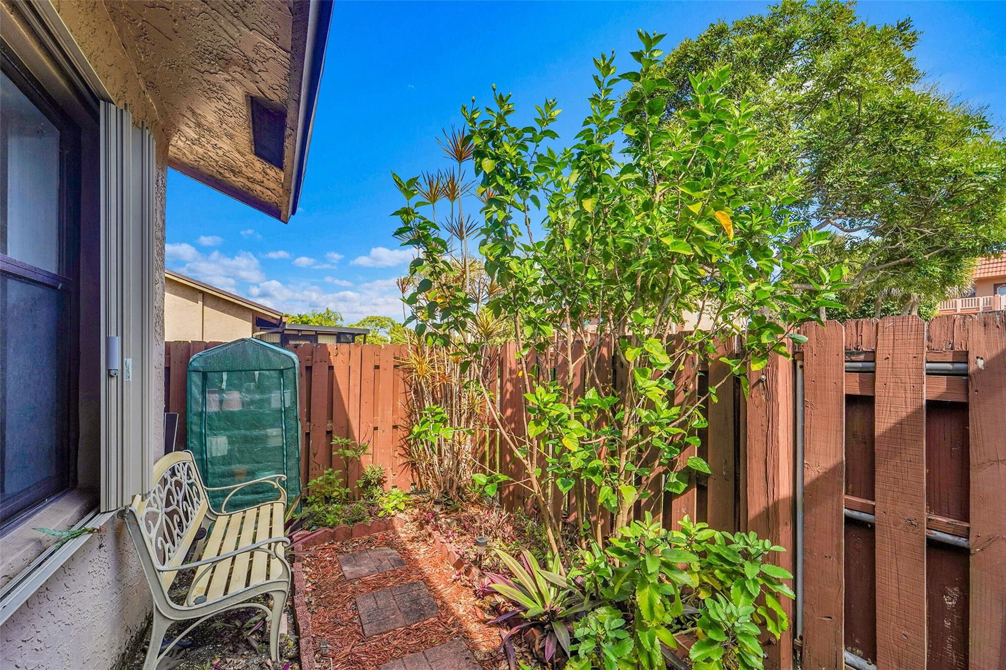 SUNRISE NOB HILL EAST - Residential Lease
