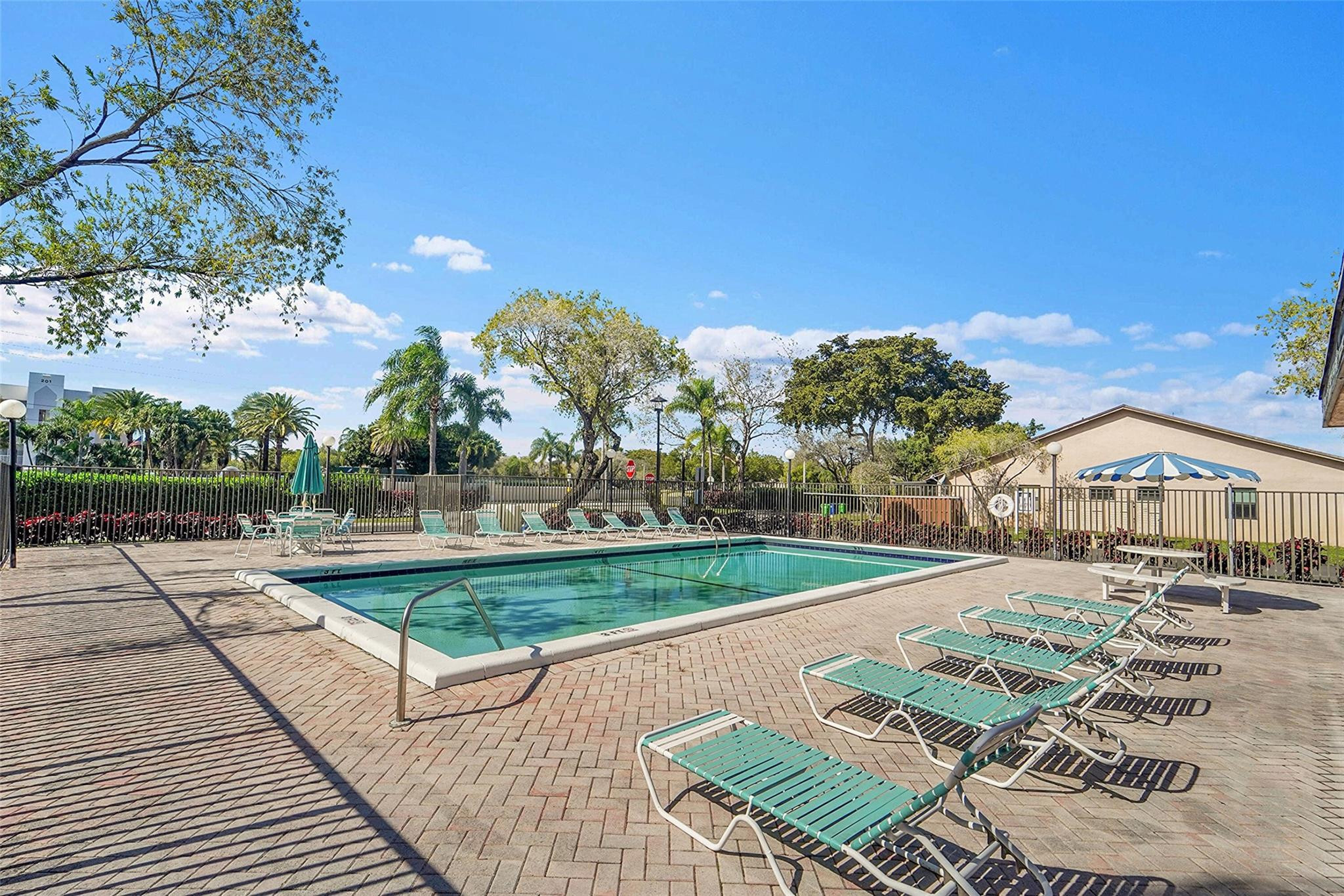 SUNRISE NOB HILL EAST - Residential Lease