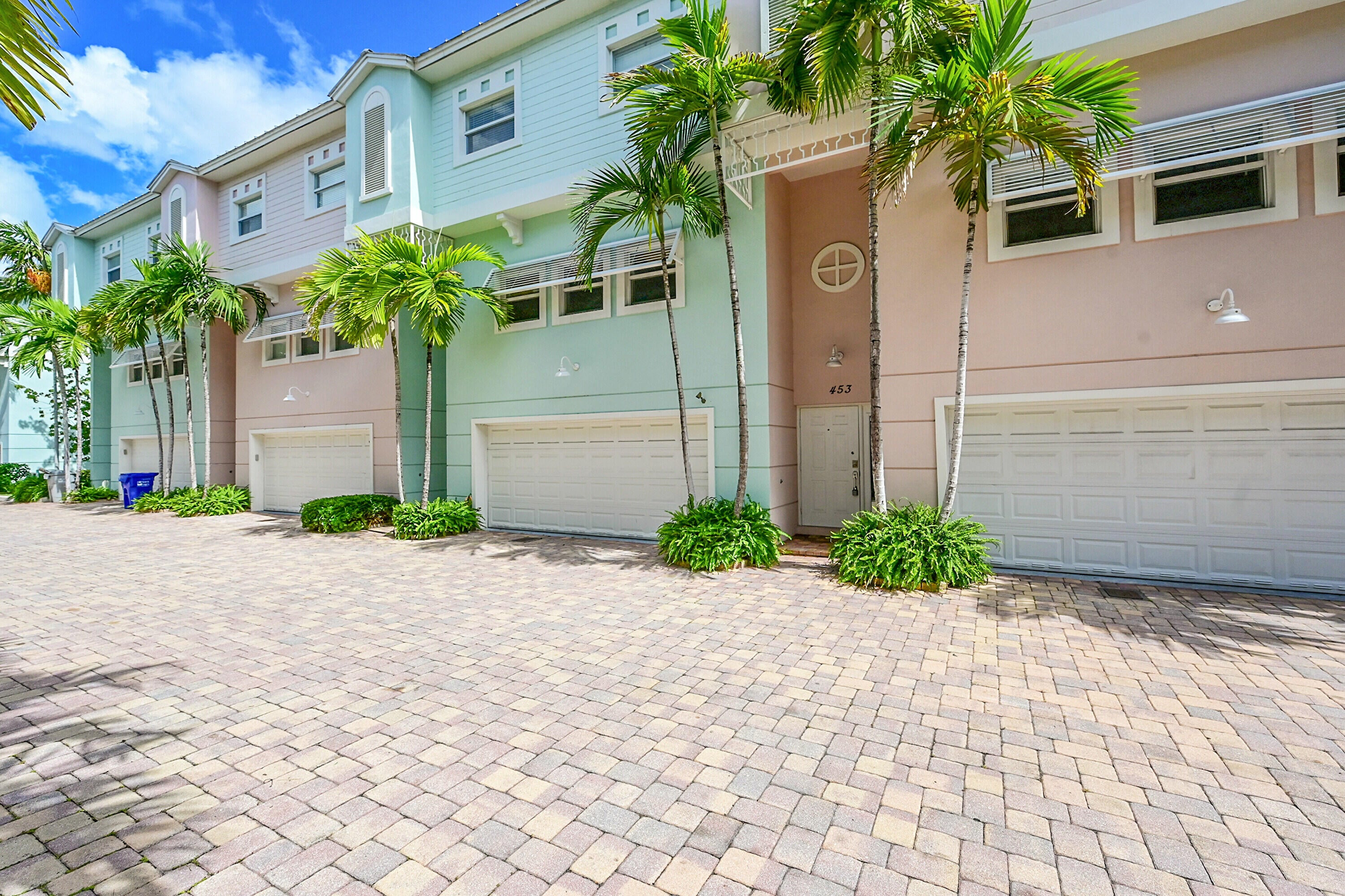 453 NE 1ST Street
