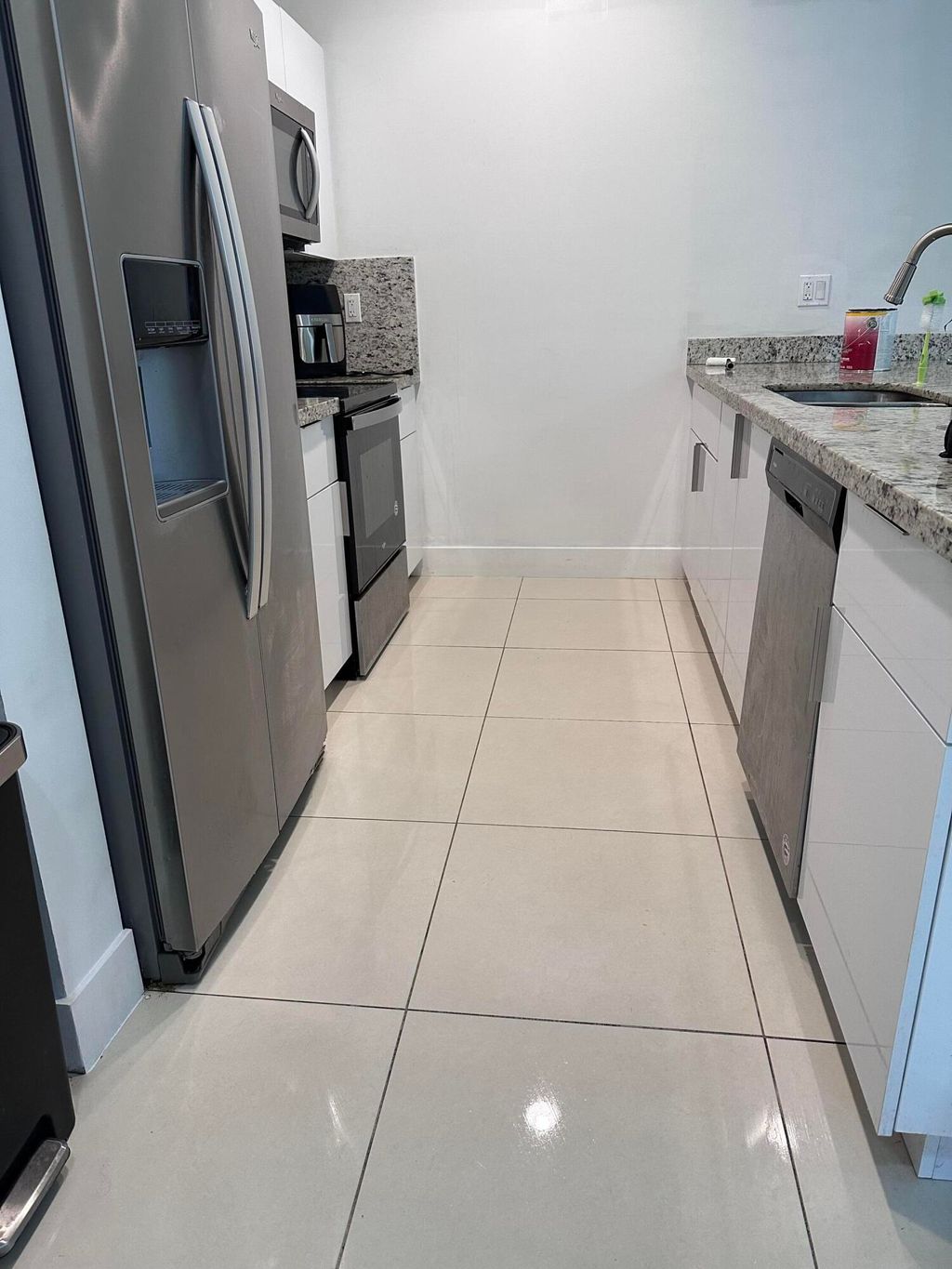 Photo of 5625 Pierce Street, Hollywood, FL 33021 (MLS # B26004299)