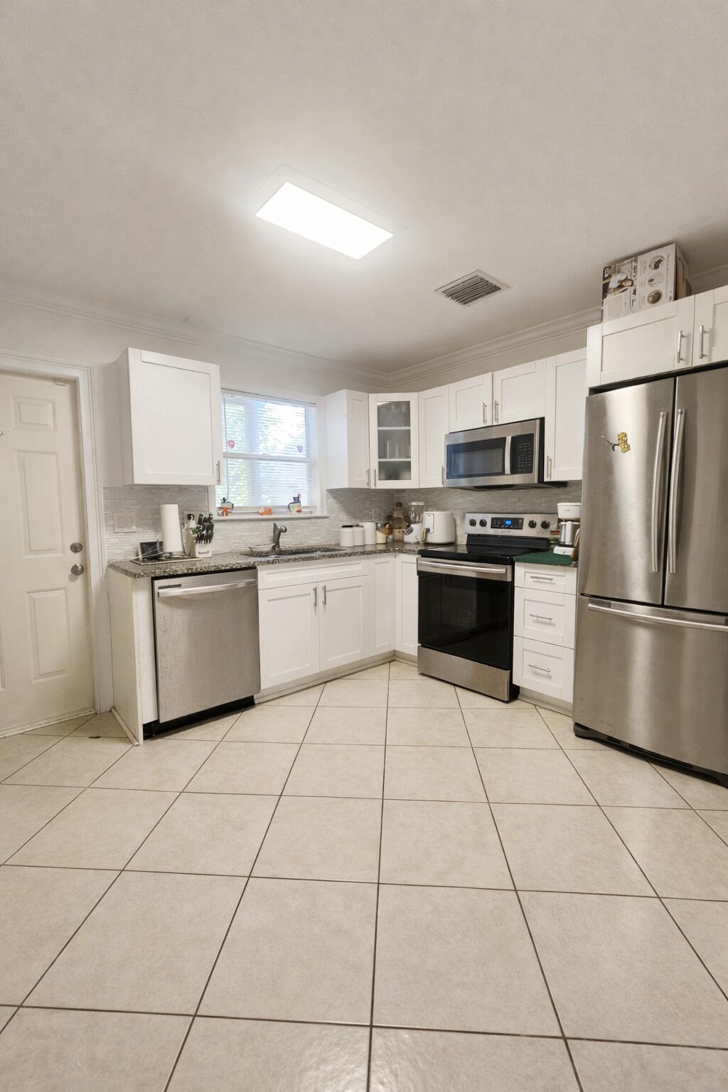 SOUTHERN COURTYARD TOWN HOMES - Residential