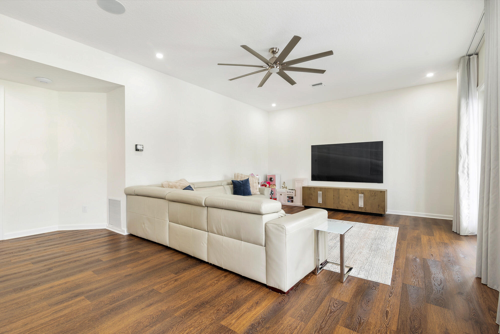 WELLINGTON AERO CLUB OF THE LANDINGS AT WELLINGTON - Residential