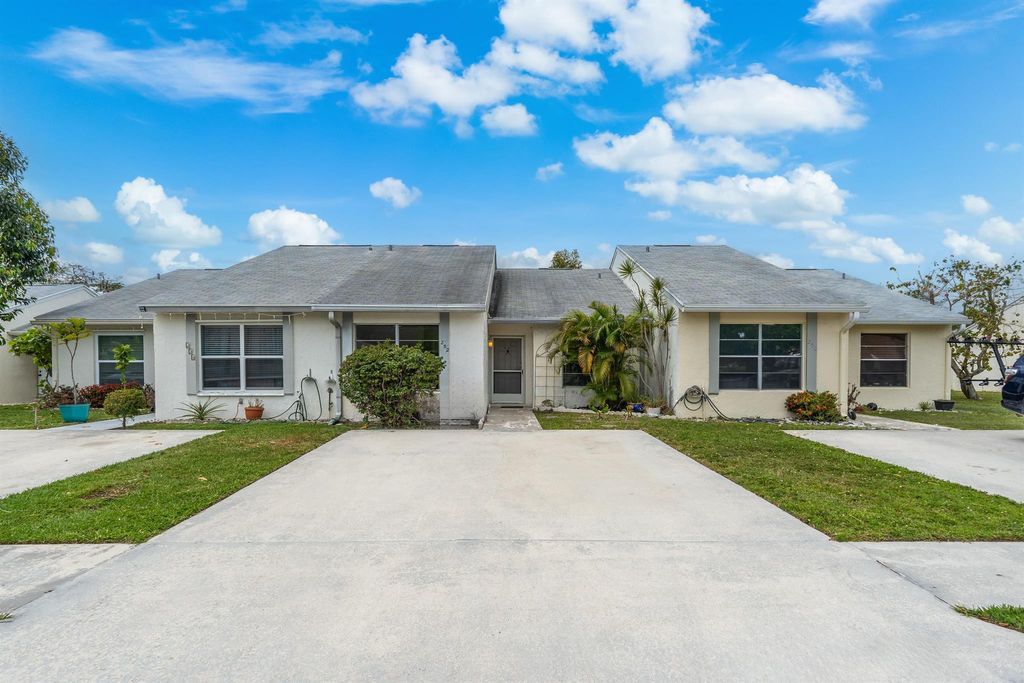 Photo of 252 Palmetto Court, Jupiter, FL 33458 (MLS # R10975509)