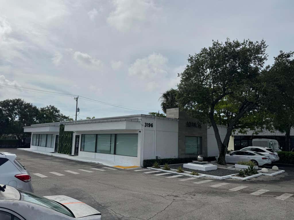 Photo of 3196 N FEDERAL Highway, Boca Raton, FL 33431 (MLS # B26061247)
