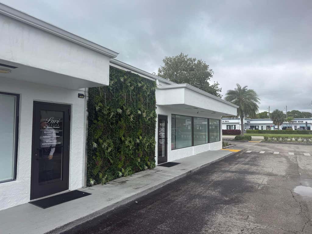 Photo of 3196 N FEDERAL Highway, Boca Raton, FL 33431 (MLS # B26061247)