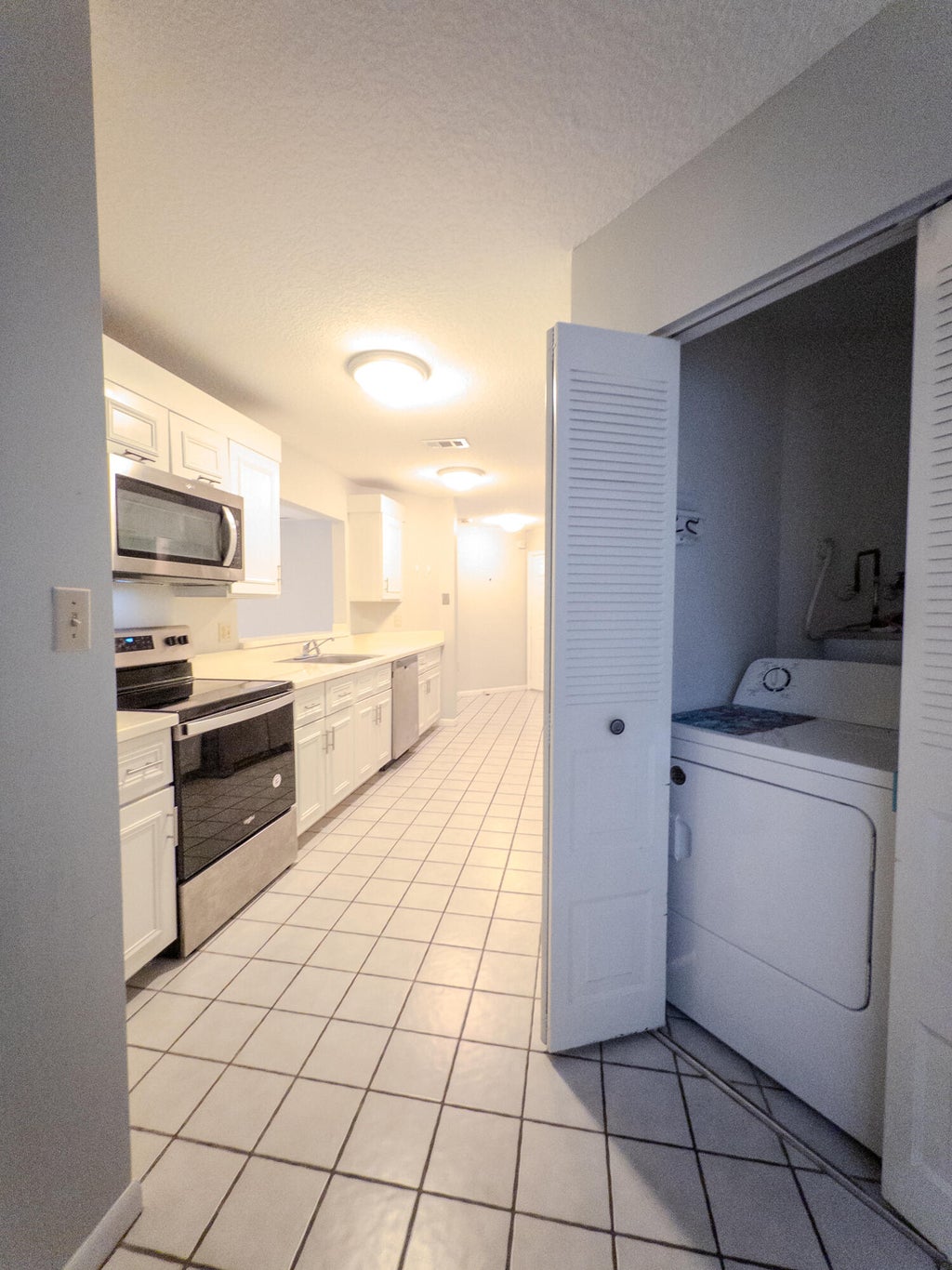 Photo of 9867 NW 1st Court, Plantation, FL 33324 (MLS # B26040387)