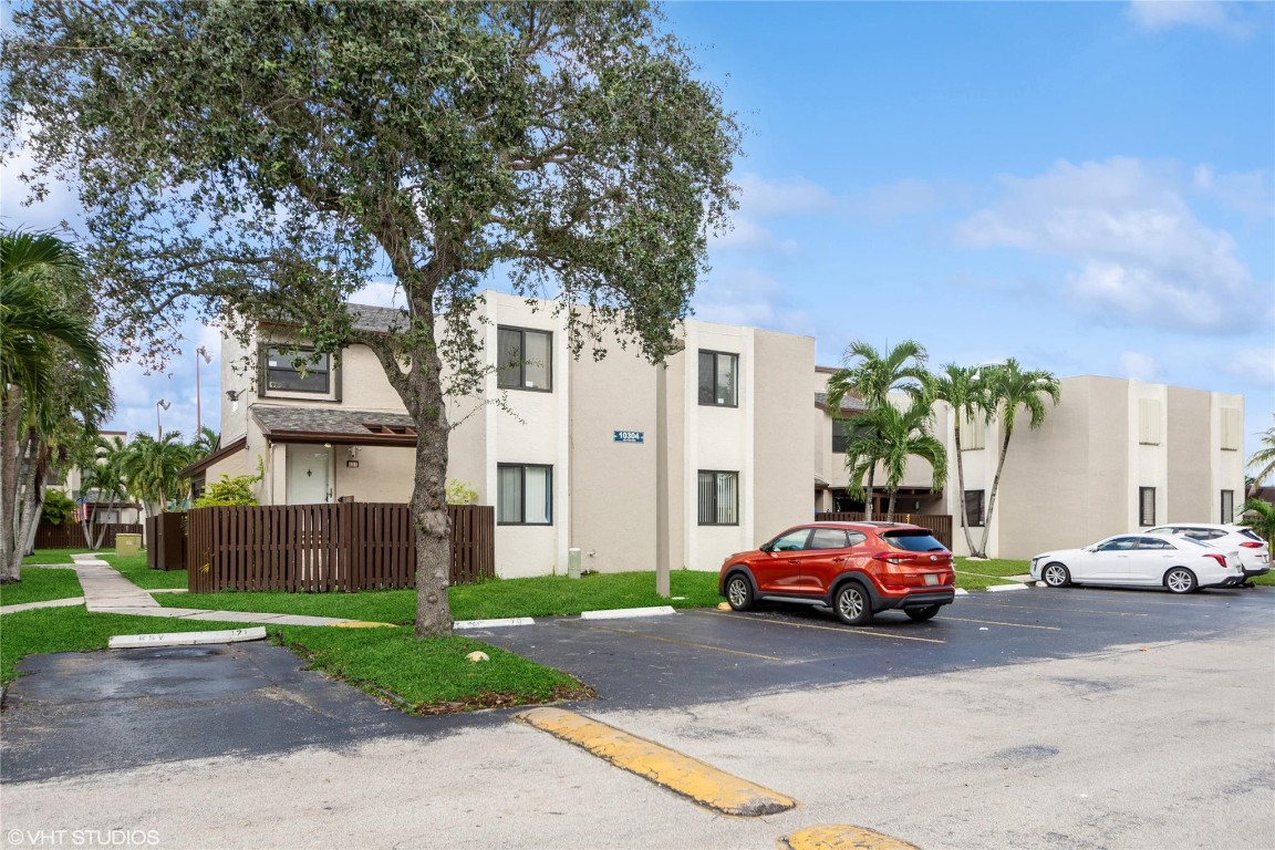 INDIAN LAKES VILLAGE - Residential