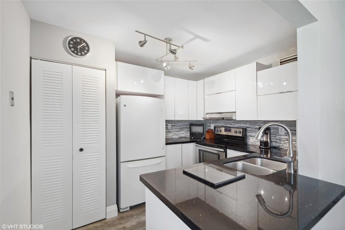 INDIAN LAKES VILLAGE - Residential