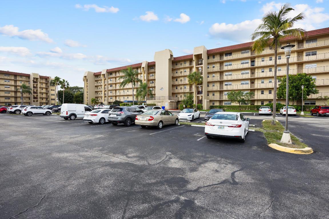 POINCIANA PLACE CONDO 1,2,8 AND 9 - Residential Lease