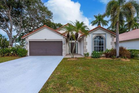 1975 Oak Berry Circle Wellington FL 33414