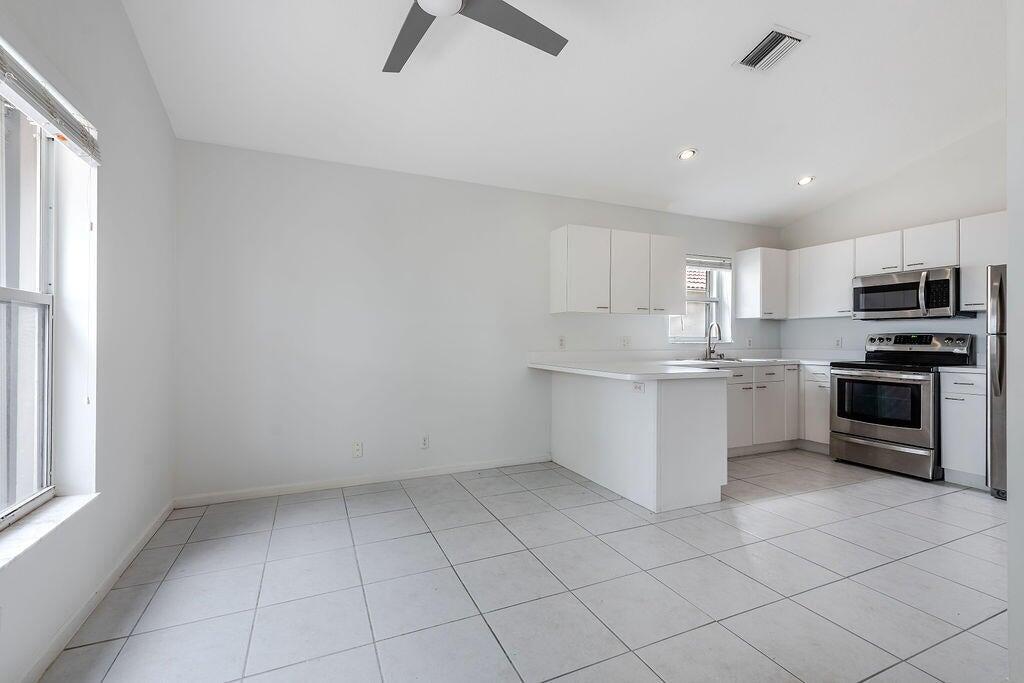 WELLINGTONS EDGE PAR 76 PH 1 - Residential