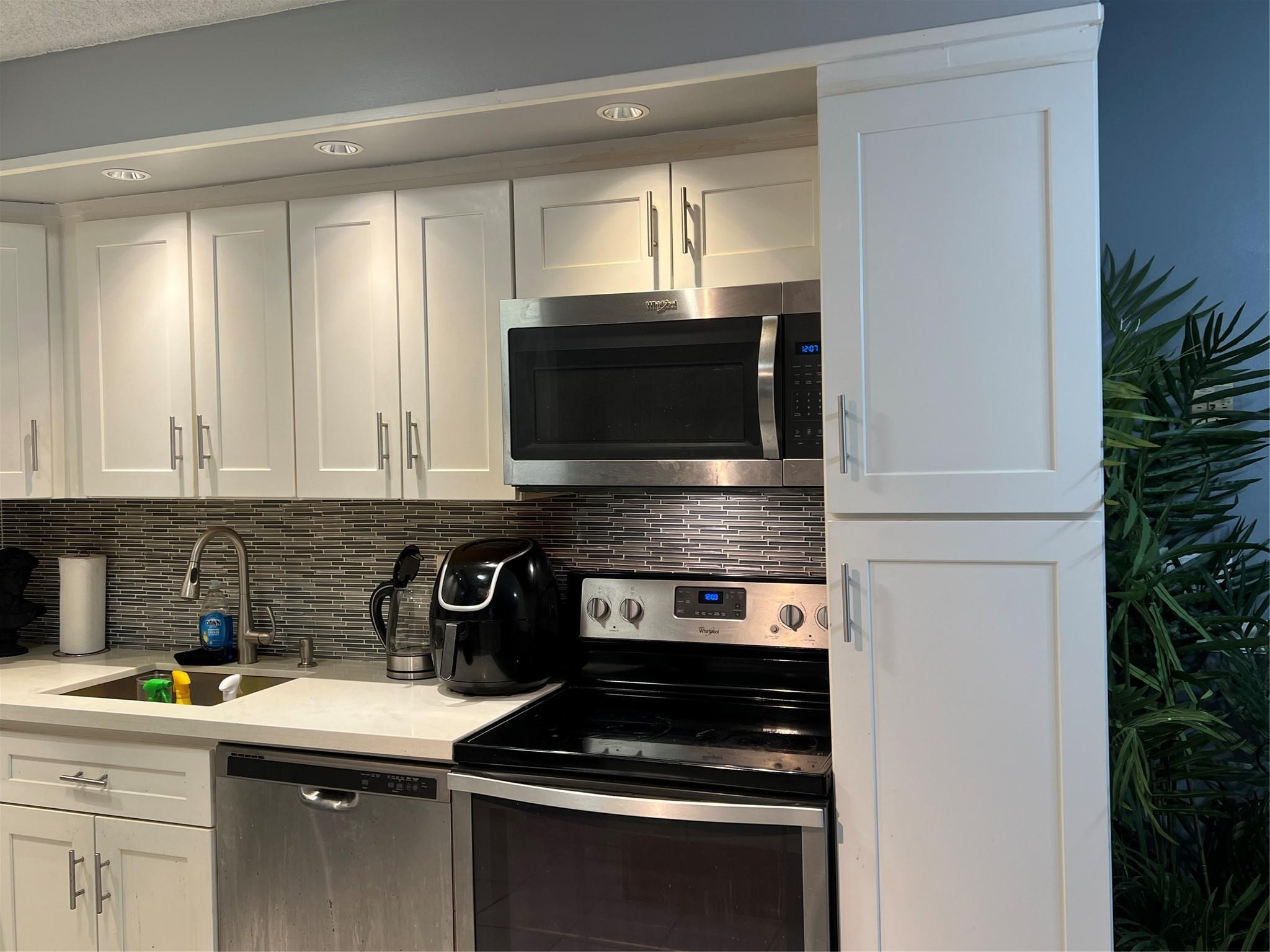 TAMARAC GARDENS - Residential