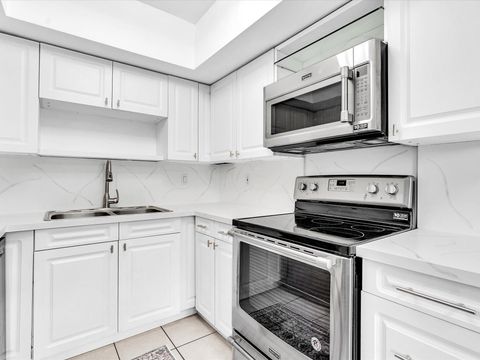 Tiny photo for 3421 NE 15th Avenue #8, Oakland Park, FL 33334 (MLS # B26033840)