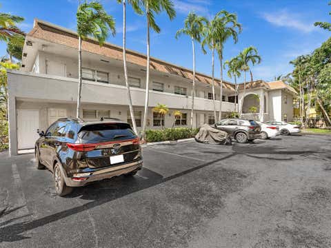 Tiny photo for 3421 NE 15th Avenue #8, Oakland Park, FL 33334 (MLS # B26033840)