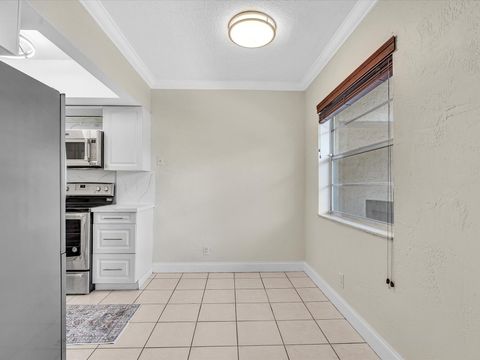 Tiny photo for 3421 NE 15th Avenue #8, Oakland Park, FL 33334 (MLS # B26033840)