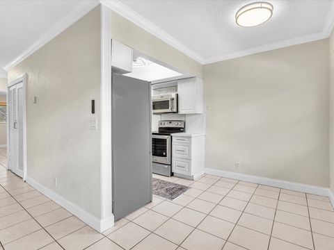 Tiny photo for 3421 NE 15th Avenue #8, Oakland Park, FL 33334 (MLS # B26033840)