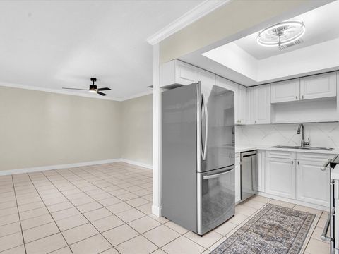 Tiny photo for 3421 NE 15th Avenue #8, Oakland Park, FL 33334 (MLS # B26033840)