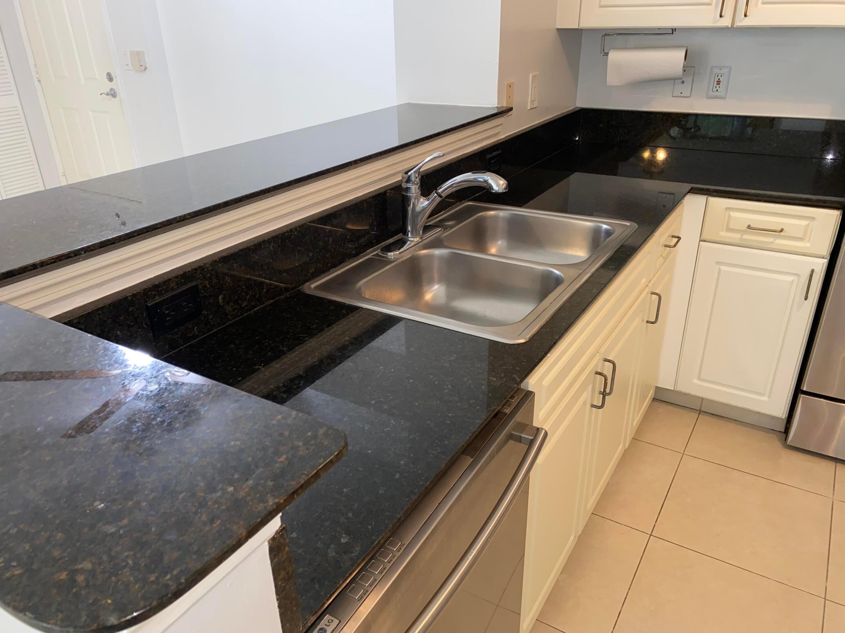 720 S Sapodilla Avenue 408
