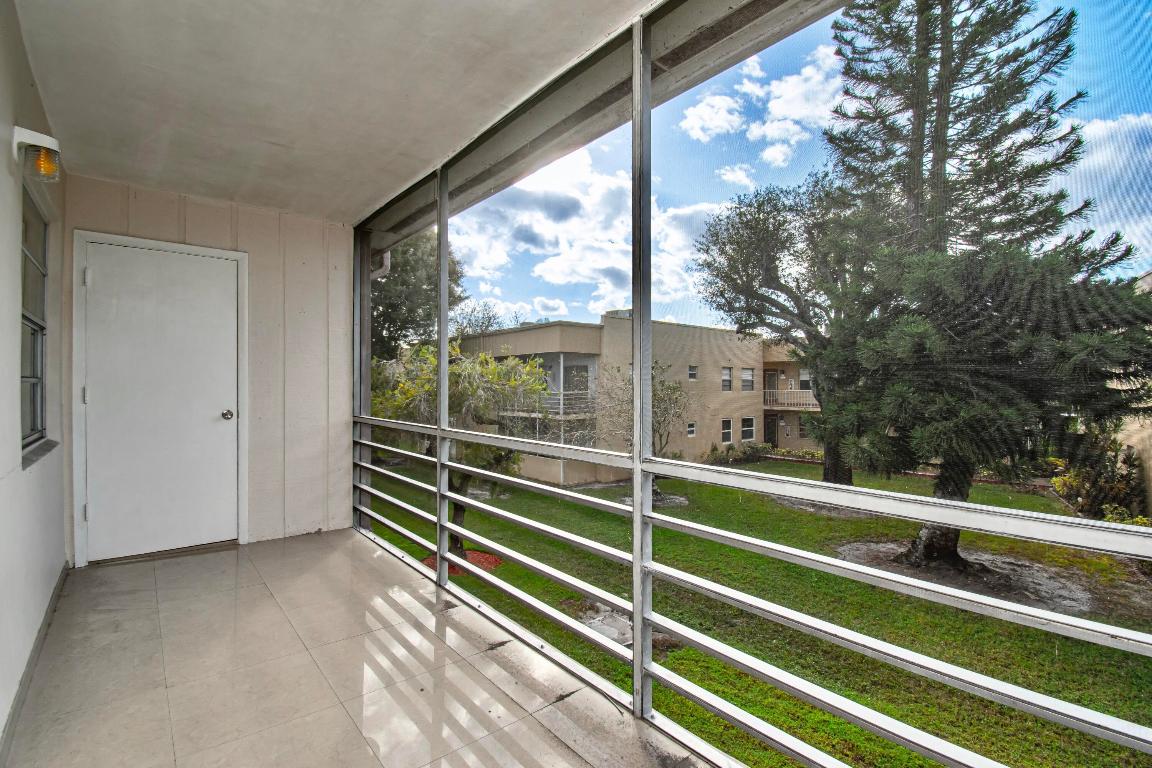 KINGS POINT CAPRI CONDOS - Residential